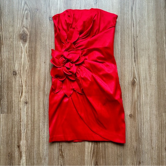 Cache Strapless Red Dress - Picture 5 of 5